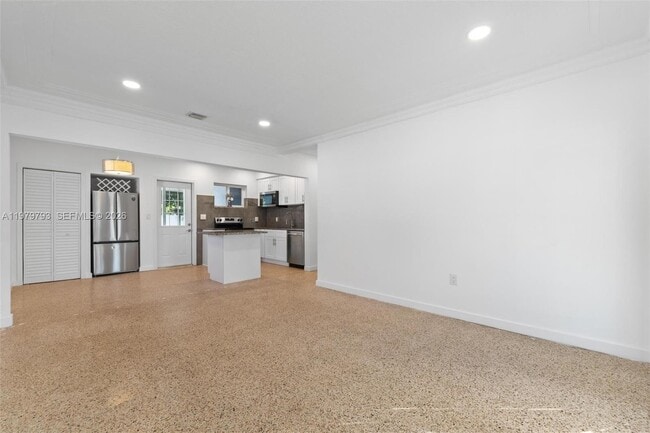 Building Photo - 201 NE 169th St