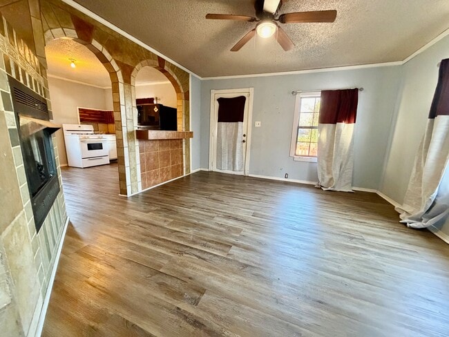 Building Photo - 104 Selma St