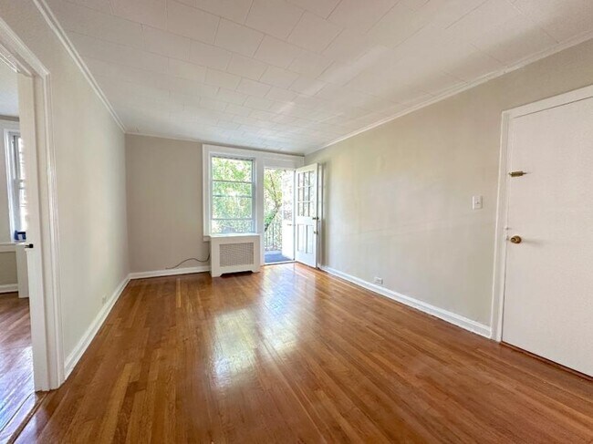 Building Photo - 2 bedroom in SUNNYSIDE NY 11104