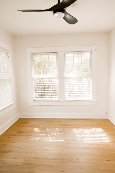 Building Photo - 902 W Columbus Dr