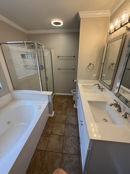 Building Photo - 823 Harbor Place Dr