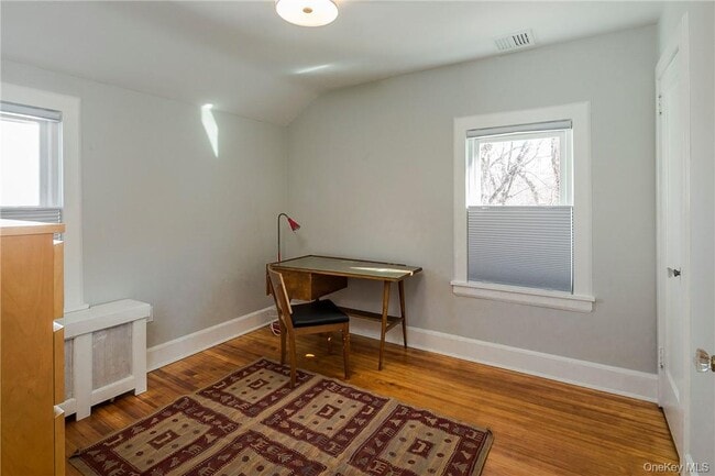 Building Photo - 64 Parkview Dr