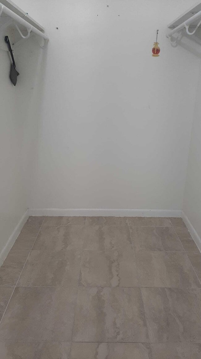 Building Photo - 5990 Pine Cone Ct