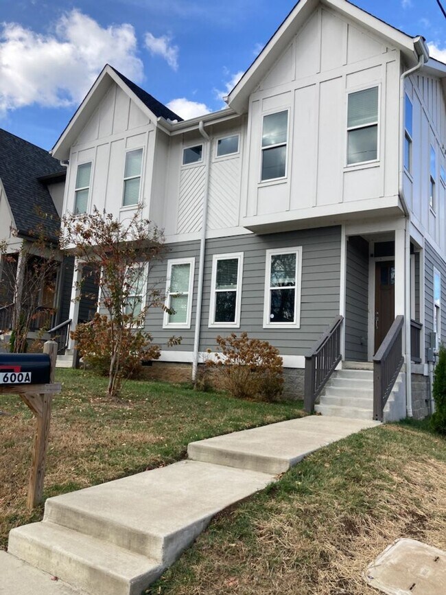 4BR near Fisk, Meharry and TSU *** Promo... 1600A Heiman St Nashville