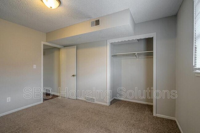 Building Photo - 16423 E 29th St