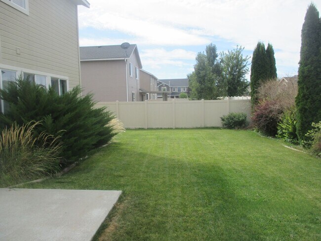 Building Photo - 4 bedroom, 3 car garage home in Meridian!!