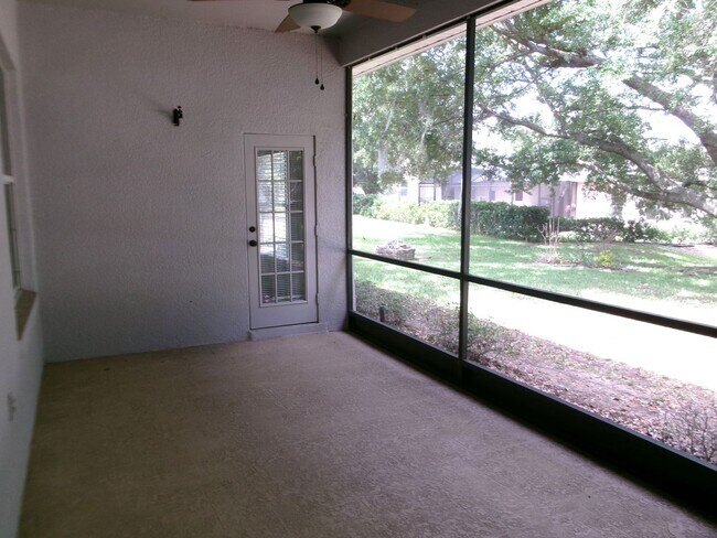 Building Photo - 12415 Lake Valley Dr