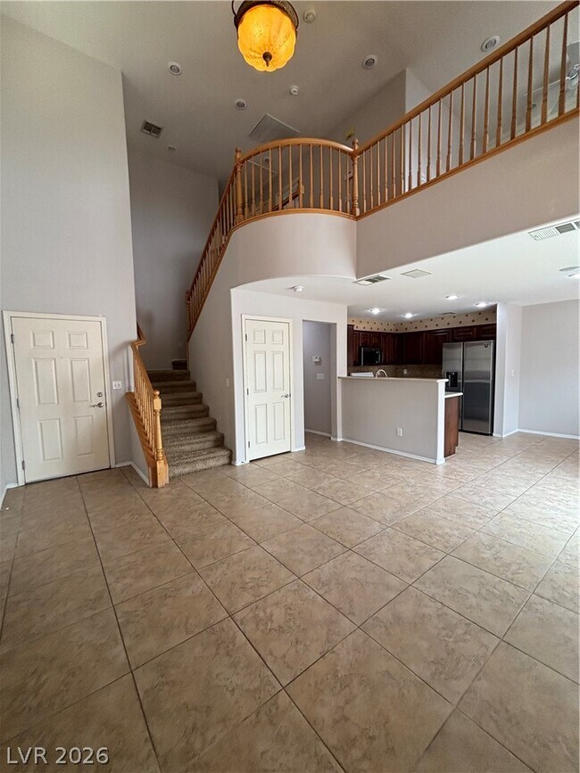 Building Photo - 10392 Lady Angela St