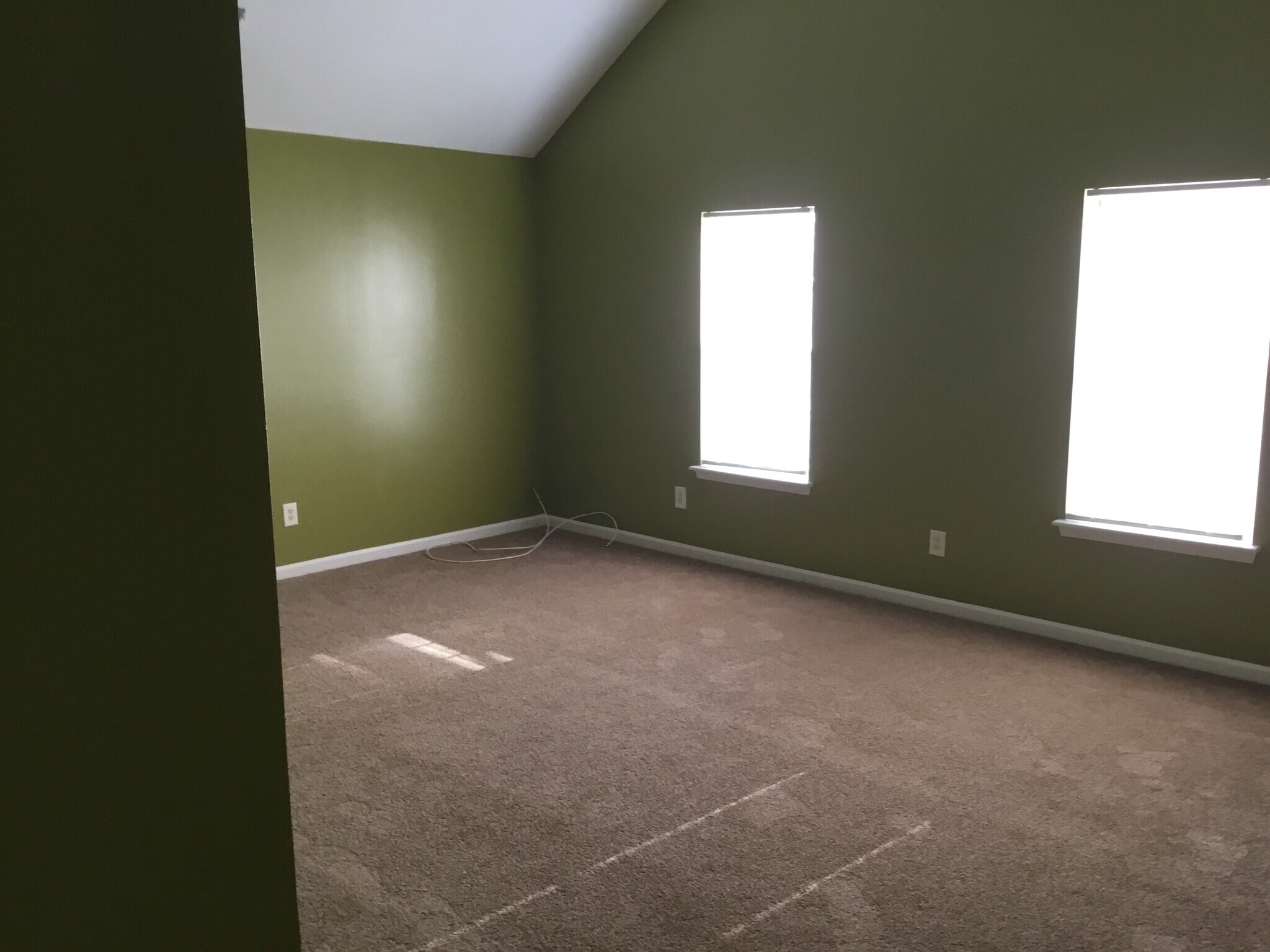 Building Photo - 2435 Sunset Oaks Dr