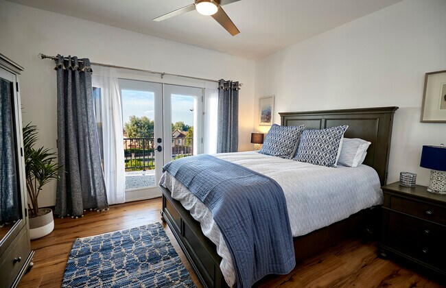 Building Photo - 7080 Via del Mar