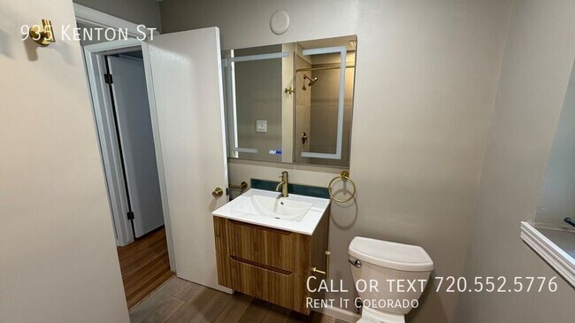 Building Photo - 935 Kenton St