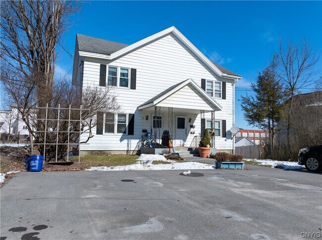 Building Photo - 17 High St