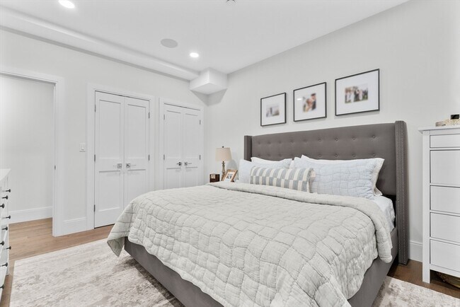 Building Photo - 10-14-14 Sydney St