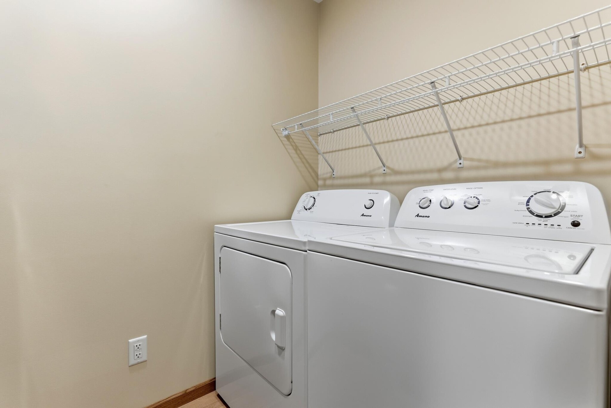 Building Photo - 313 E Martin St