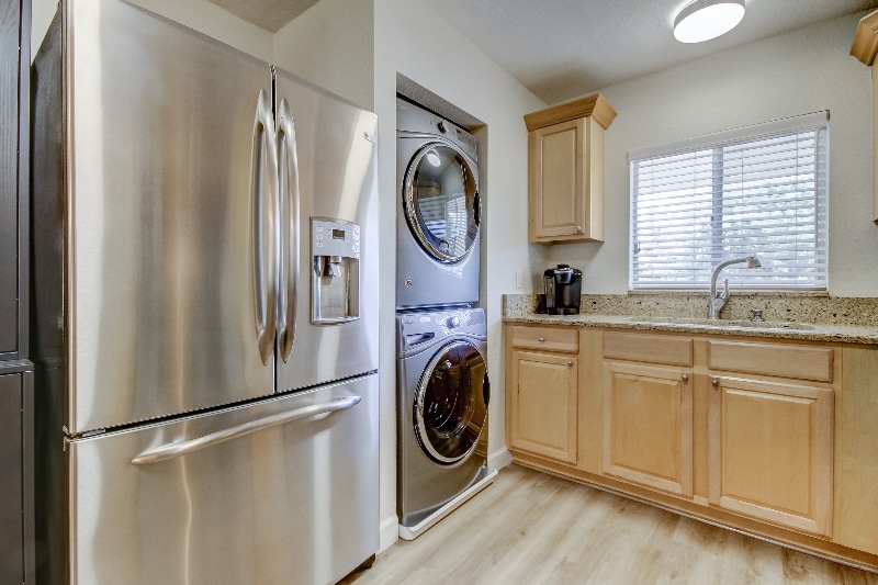 Building Photo - 4480 Overlook Dr NE