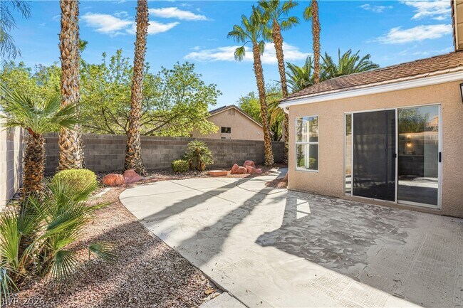 Building Photo - 1532 Waterton Dr