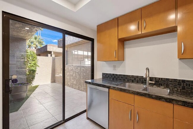 Building Photo - 48992 Canyon Crest Ln