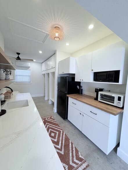 Kitchen - 6007 N Orange Blossom Ave