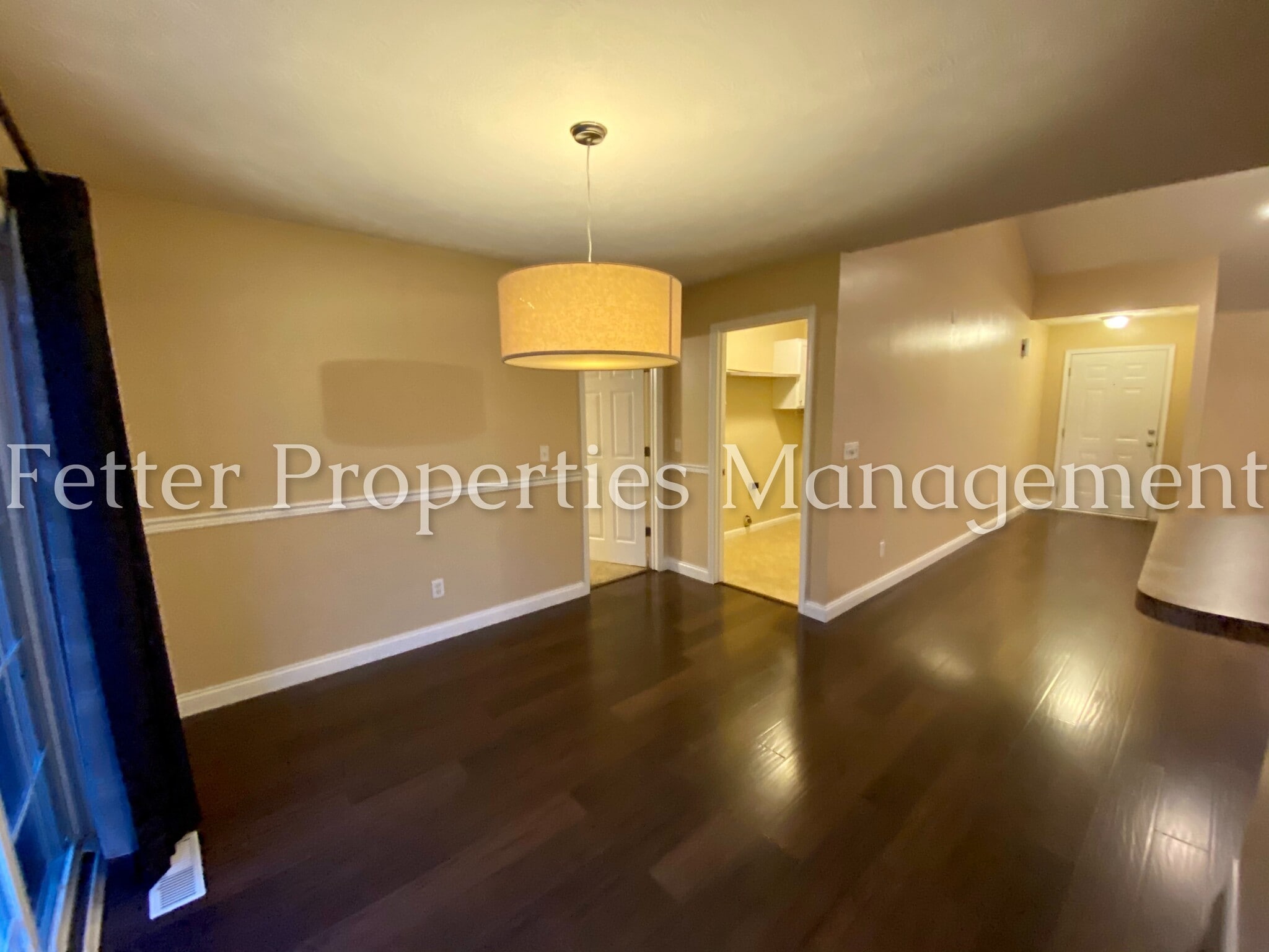 Building Photo - 10571 Tecumseh Dr