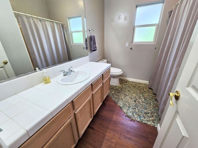 Building Photo - Beautiful home with paid Solar in Seven Oaks!