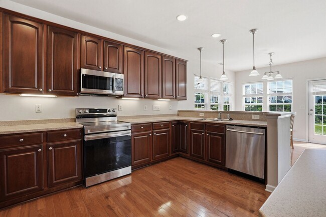 Building Photo - WAKEFIELD HOME WITH 4 BEDROOMS- GREAT HOME!