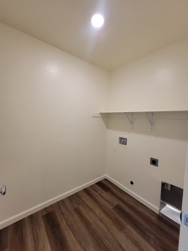 Building Photo - Brand New Home