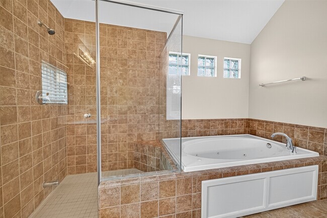 Building Photo - 11510 Main Ash Dr