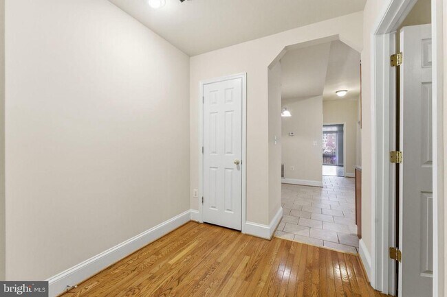 Building Photo - 1362 Irving St NW