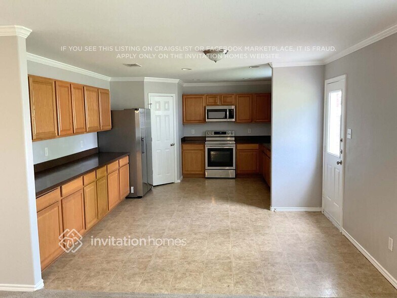 Building Photo - 504 Azalea Dr