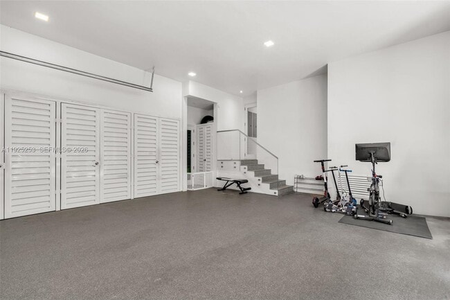 Building Photo - 420 Island Dr