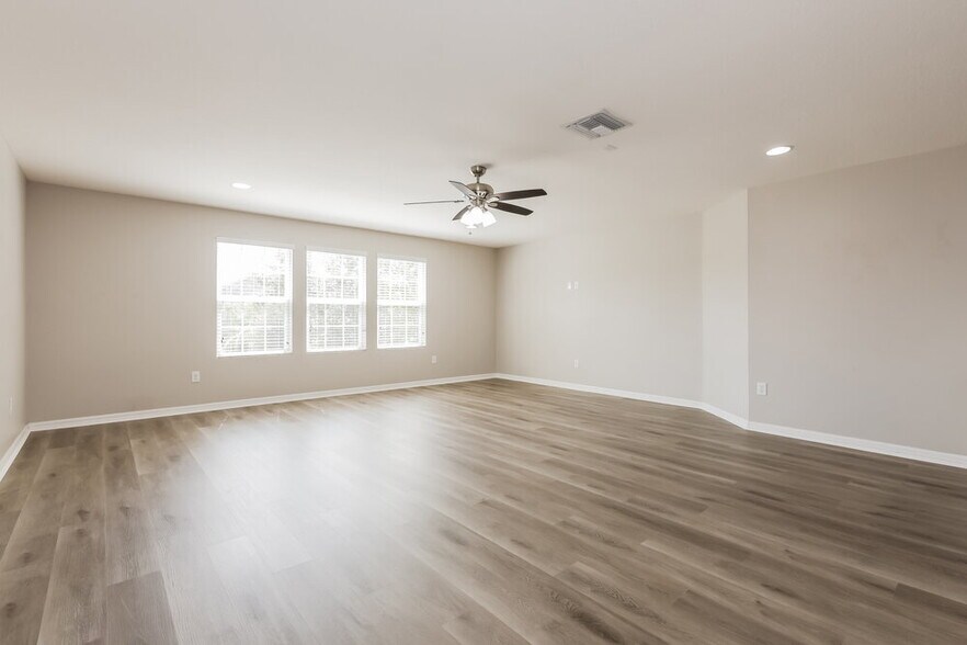 Building Photo - 10220 Newminster Loop