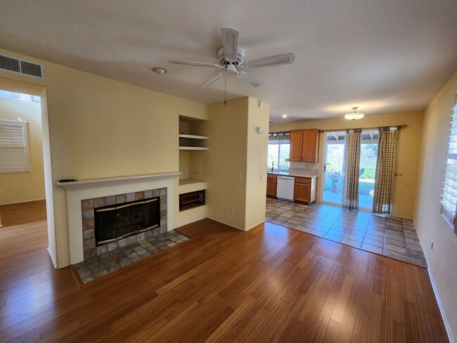 Building Photo - Scripps Ranch View Lot - 3 Bedroom 2.5 Bat...