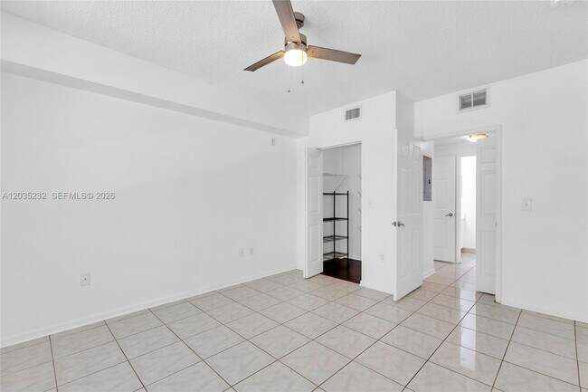 Building Photo - 8000 N Nob Hill Rd