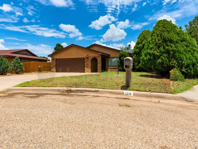 Building Photo - 1219 Gemini Cir