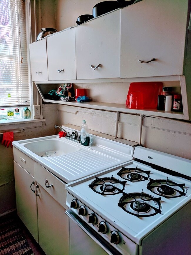 Interior Photo - 1128 W. Grace St.*