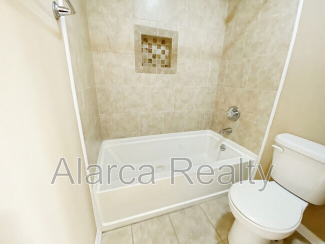 Building Photo - 3134 Driftwood Dr