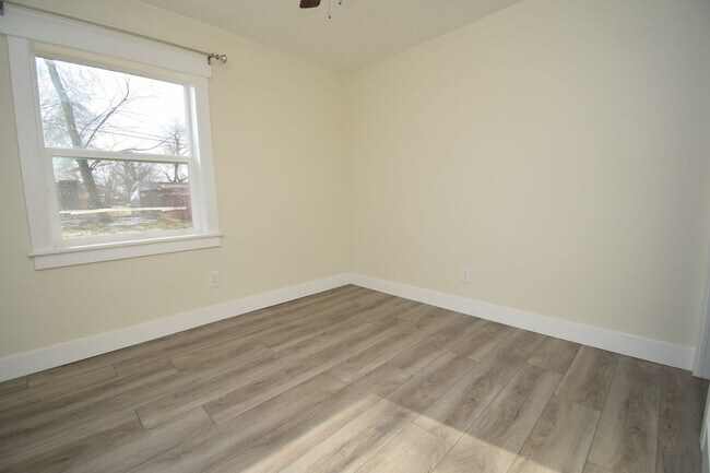 Building Photo - Beautiful 1 Bed 1 Bath Bungalow in West Valley!!!