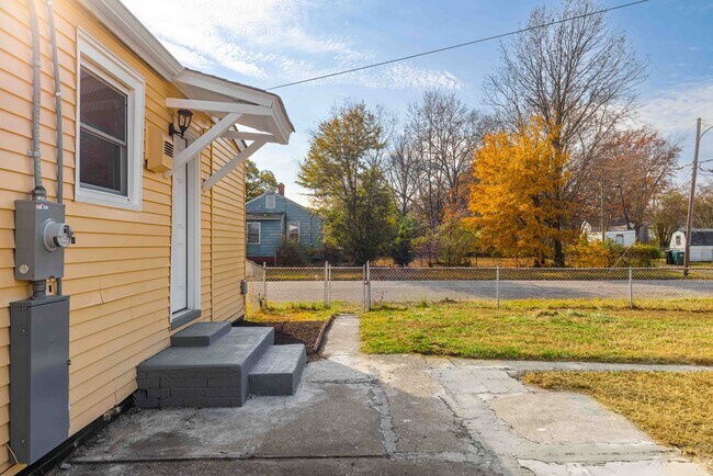 Building Photo - 1700 Peter Paul Blvd