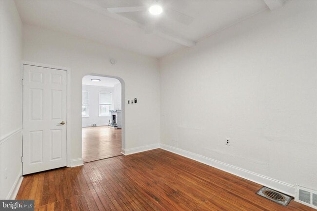 Building Photo - 1820 N Mascher St