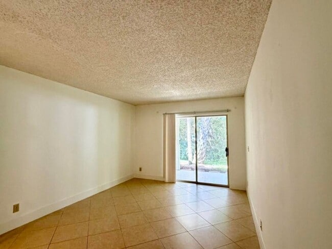 Building Photo - 6308 La Costa Dr