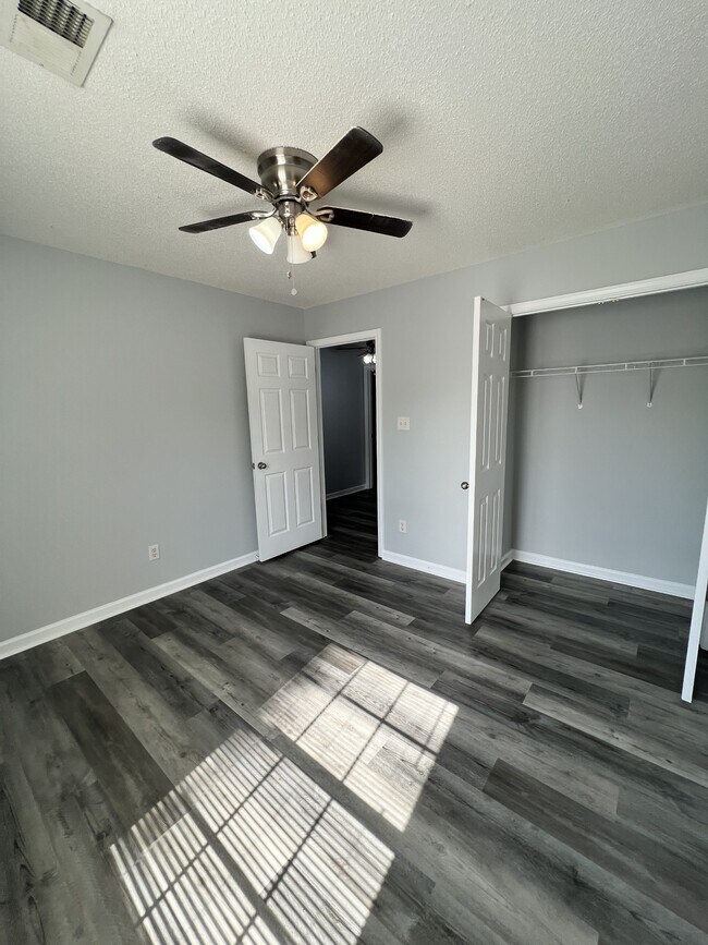 Building Photo - 6847 Kerry Valley Ln