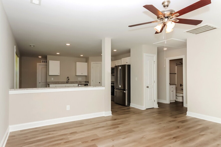 Building Photo - 1213 Milton Ave