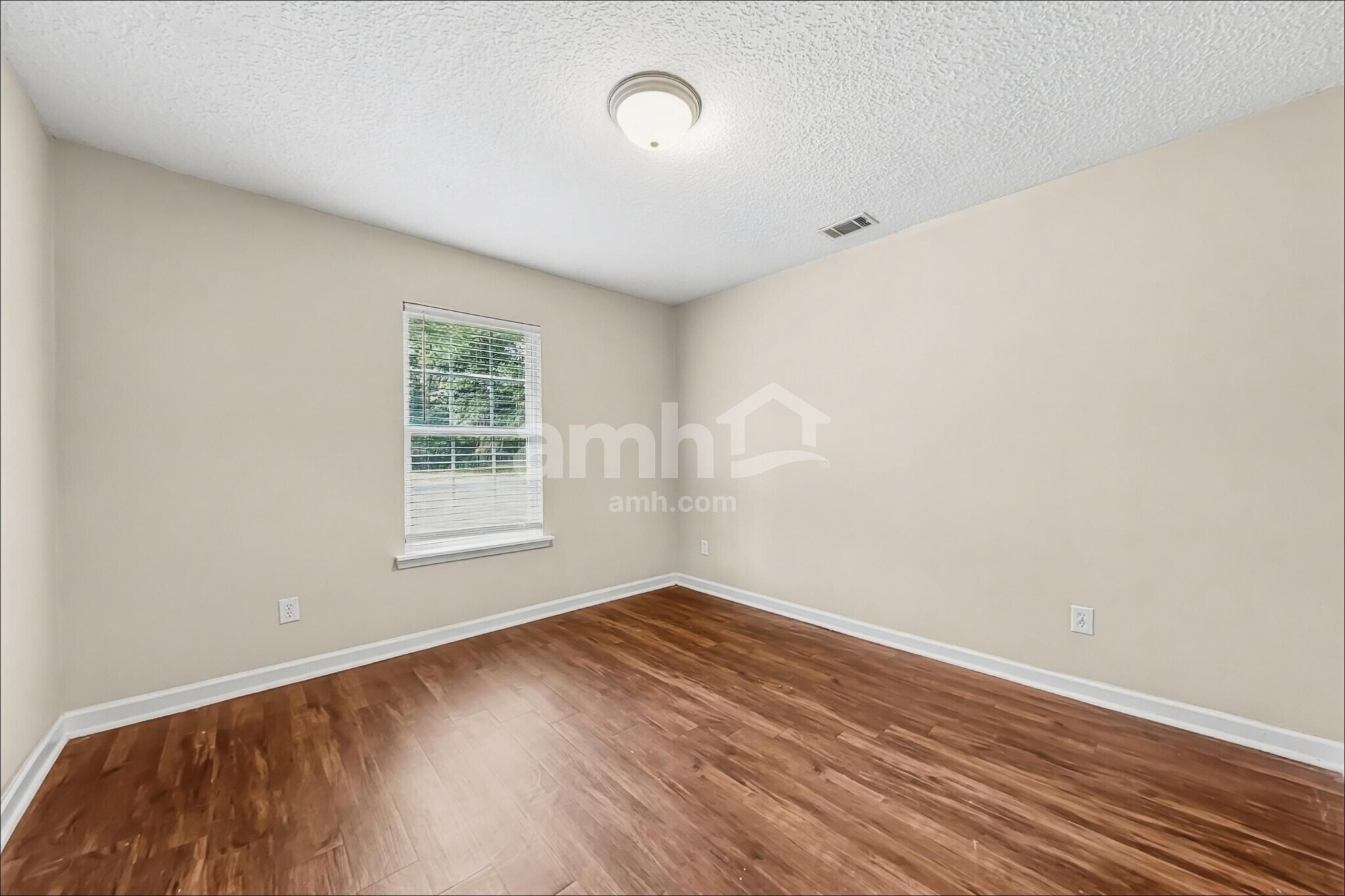 Building Photo - 175 Huger St