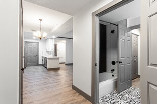 Building Photo - 1074 Peachtree Walk NE