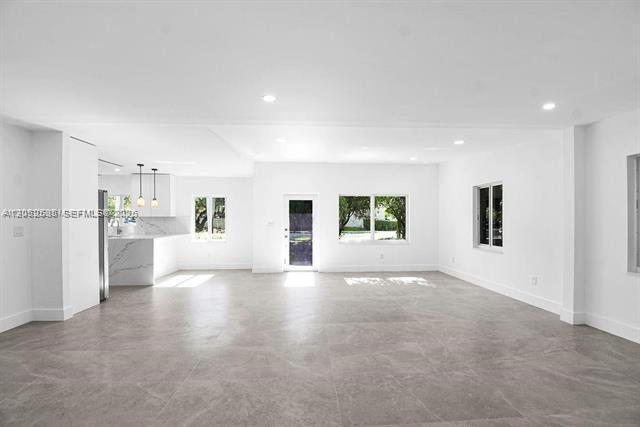 Building Photo - 7902 SW 67th Ave