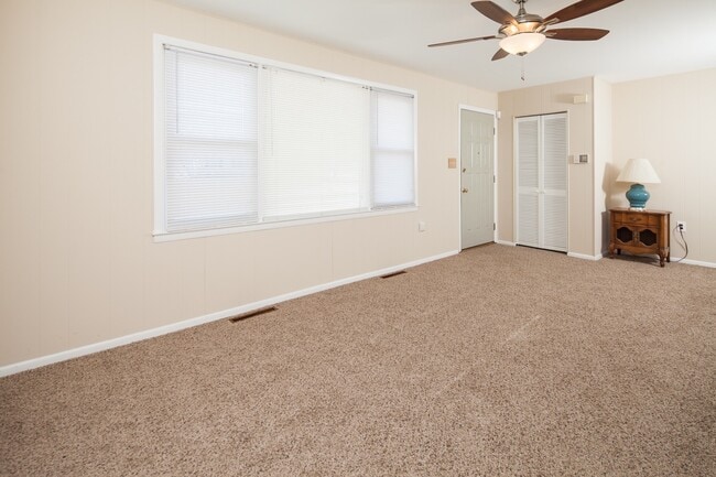 Building Photo - Ranch home near Christiana Hospital - Show...