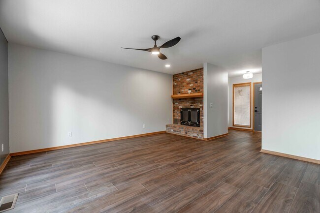 Building Photo - Charming 3-bedroom 2 bath Home in Bella Vi...