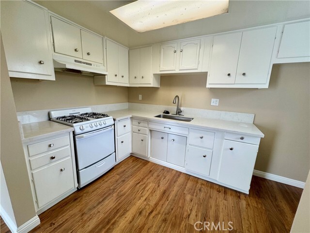Building Photo - 2150 San Anseline Ave
