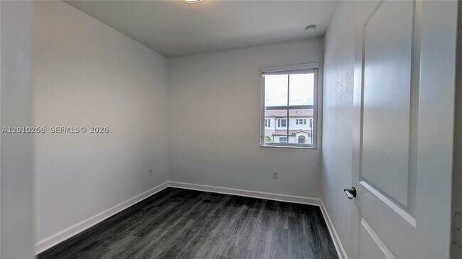 Building Photo - 2628 SE 28th St