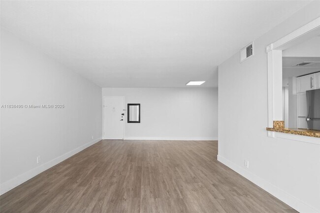 Building Photo - 137 Golden Isles Dr